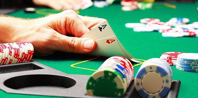 Chơi poker là gì?